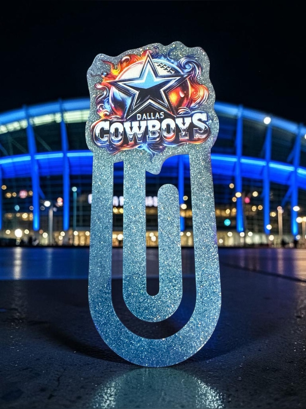Title:
Dallas Cowboys Large Glitter Paper Clip / Bookmark 🏈✨